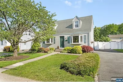 254 Lincoln Avenue, Elmwood Park, NJ 07407 - Photo 1