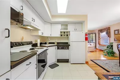 416 68th Street 12 #12, Guttenberg, NJ 07093 - Photo 1