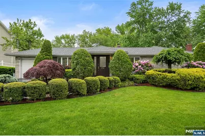 252 Oak Avenue, River Edge, NJ 07661 - Photo 1