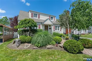 9 Knollwood Rd, Totowa, NJ 07512 - Photo 1