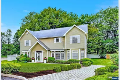 8 Mary Court, Mahwah, NJ 07430 - Photo 1