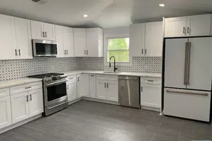 19 Roosevelt Ave, Ridgefield Park, NJ 07603 - Photo 1