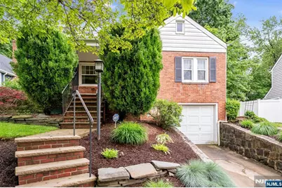 213 Warwick Lane, Leonia, NJ 07605 - Photo 1