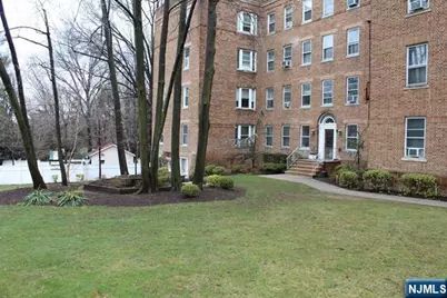 250 Broad Avenue 4B #4B, Leonia, NJ 07605 - Photo 1