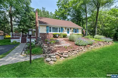 62 Woodland Avenue, Allendale, NJ 07401 - Photo 1