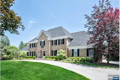 813 Sussex Road, Franklin Lakes, NJ 07417 - Photo 1