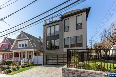 38 Hilliard Avenue 1 #1, Edgewater, NJ 07020 - Photo 1