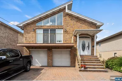 376 Page Avenue, Lyndhurst Township, NJ 07071 - Photo 1