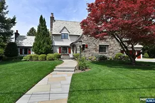 3 Hollis Dr, Ho Ho Kus, NJ 07423 - Photo 1