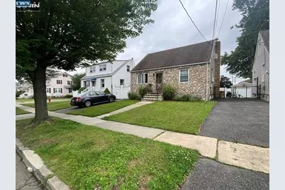 686 Teneyck Avenue, Lyndhurst Township, NJ 07071 - Photo 1