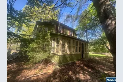 538 Franklin Avenue, Franklin Lakes, NJ 07417 - Photo 1