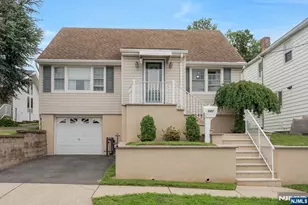 543 Jefferson St, Carlstadt, NJ 07072 - Photo 1