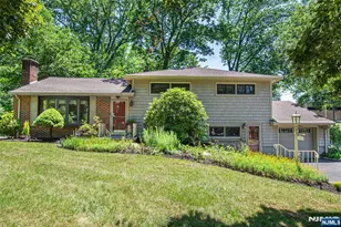 589 Fletcher Ave, Oradell, NJ 07649 - Photo 1