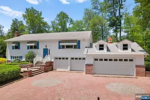 33 Tanglewood Hollow Rd, Upper Saddle River, NJ 07458 - Photo 1