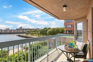 308 Smith Ct, Edgewater, NJ 07020 - Photo 1