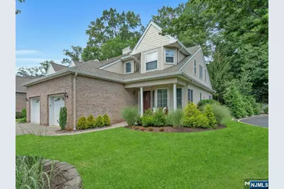 111 Trotters Lane, Allendale, NJ 07401 - Photo 1