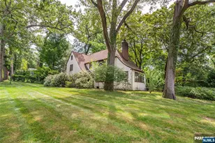 140 Valley View Ave, Ridgewood, NJ 07450 - Photo 1