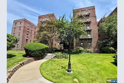 2337 Hudson Terrace B10 #B10, Fort Lee, NJ 07024 - Photo 1