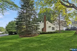 44 Knickerbocker Rd, Cresskill, NJ 07626 - Photo 1