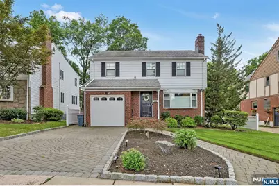 260 Lasalle Avenue, Hasbrouck Heights, NJ 07604 - Photo 1