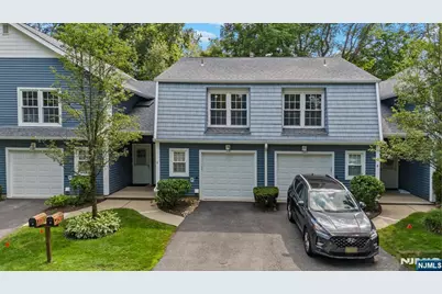 6 Crestwood Mews, Allendale, NJ 07401 - Photo 1