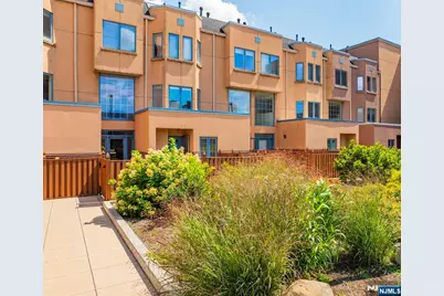 312 Franklin Court, Edgewater, NJ 07020 - Photo 1