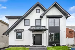 365 Roosevelt Ave, Lyndhurst Township, NJ 07071 - Photo 1