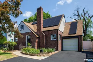 21 Beveridge St, Teaneck Township, NJ 07666 - Photo 1
