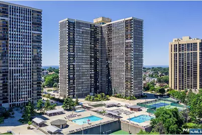 300 Winston Drive 603 #603, Cliffside Park, NJ 07010 - Photo 1