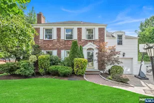 622 Forest Dr, Teaneck Township, NJ 07666 - Photo 1
