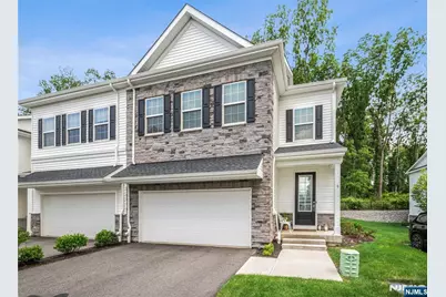 9 Myers Terrace 901 #901, Morris Plains, NJ 07950 - Photo 1