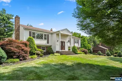 812 Ridgewood Avenue, Oradell, NJ 07649 - Photo 1