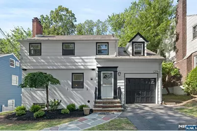 42 Grayson Place, Teaneck Township, NJ 07666 - Photo 1