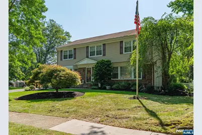 4 Skie Drive, Paramus, NJ 07652 - Photo 1