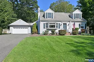 319 Sunset Blvd, Wyckoff Township, NJ 07481 - Photo 1