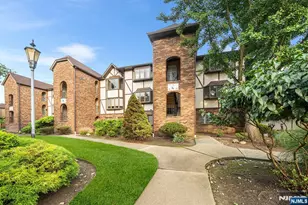 70 Hawthorne Ave, Park Ridge, NJ 07656 - Photo 1