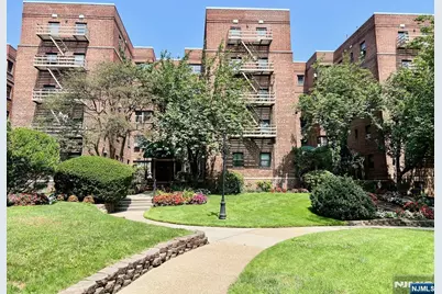 2337 Hudson Terrace C11 #C11, Fort Lee, NJ 07024 - Photo 1