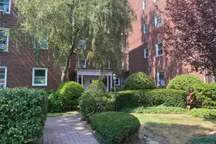 328 N Bridge Plaza 5J, Fort Lee, NJ 07024 - Photo 1