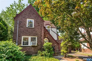 258 Griggs Ave, Teaneck Township, NJ 07666 - Photo 1