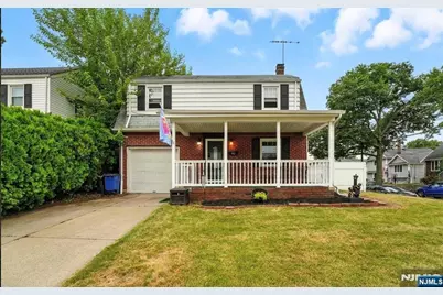 40 Rosedale Avenue, Elmwood Park, NJ 07407 - Photo 1