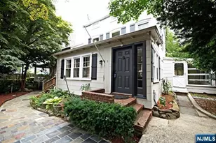 1 Leary Ln, Edgewater, NJ 07020 - Photo 1