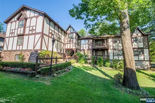 1906 Faulkner Ct, Mahwah, NJ 07430 - Photo 1