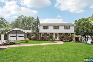 268 Iris Ct, Paramus, NJ 07652 - Photo 1