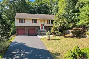 112 Moffatt Rd, Mahwah, NJ 07430 - Photo 1