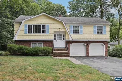 6 Christopher Place, Ridgewood, NJ 07450 - Photo 1