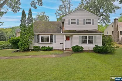 89 Circle Drive, Paramus, NJ 07652 - Photo 1