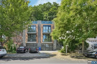 746 Undercliff Avenue A #A, Edgewater, NJ 07020 - Photo 1