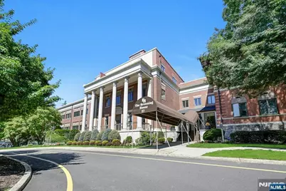 27 W Clinton Avenue 2-M #2-M, Tenafly, NJ 07670 - Photo 1