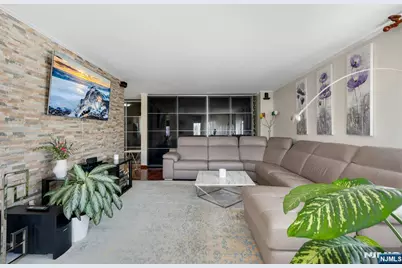 2150 Center Avenue 4E #4E, Fort Lee, NJ 07024 - Photo 1