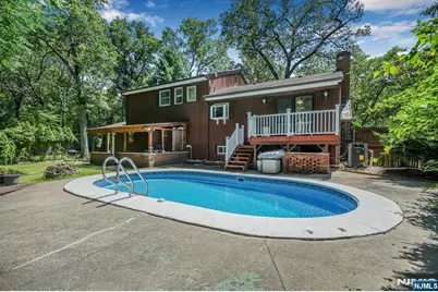 4 Henderson Court, Pompton Lakes, NJ 07442 - Photo 1